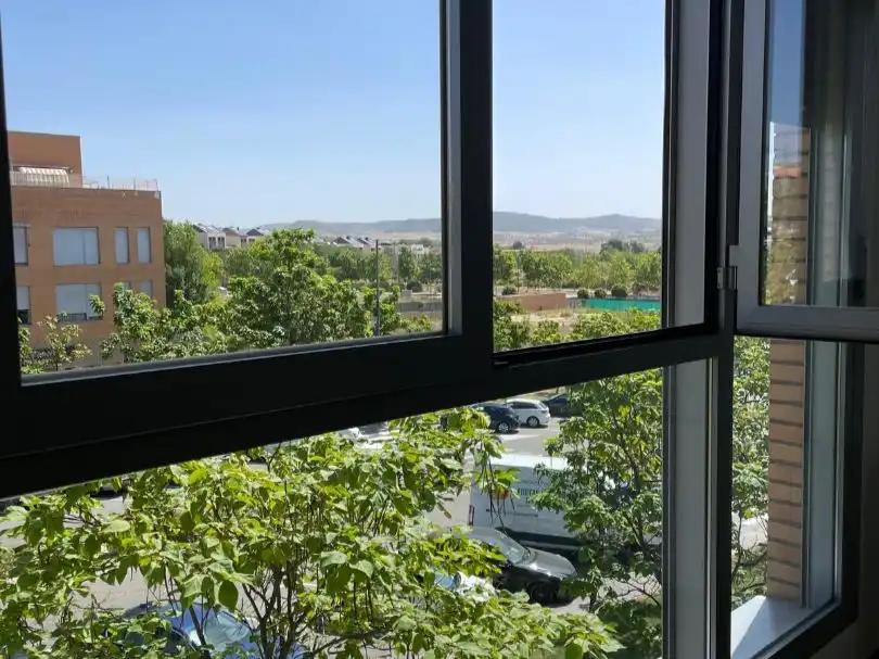 Vista exterior de Piso de alquiler en Villalbilla con Calefacción, Jardín privado y Parquet