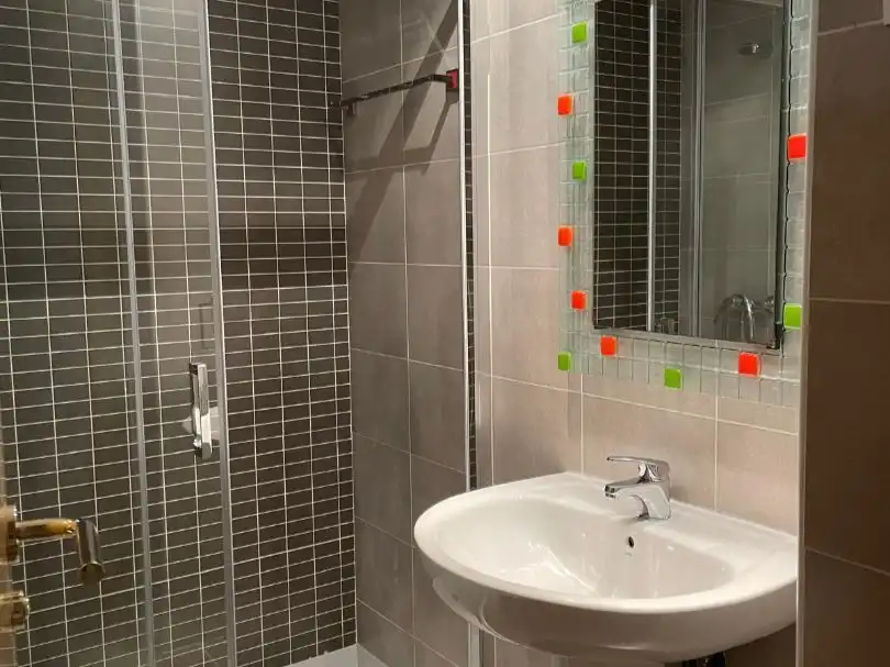 Baño de Piso de alquiler en Villalbilla con Calefacción, Jardín privado y Parquet