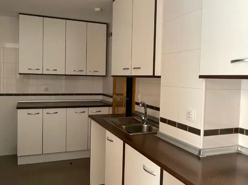 Cocina de Piso de alquiler en Villalbilla con Calefacción, Jardín privado y Parquet