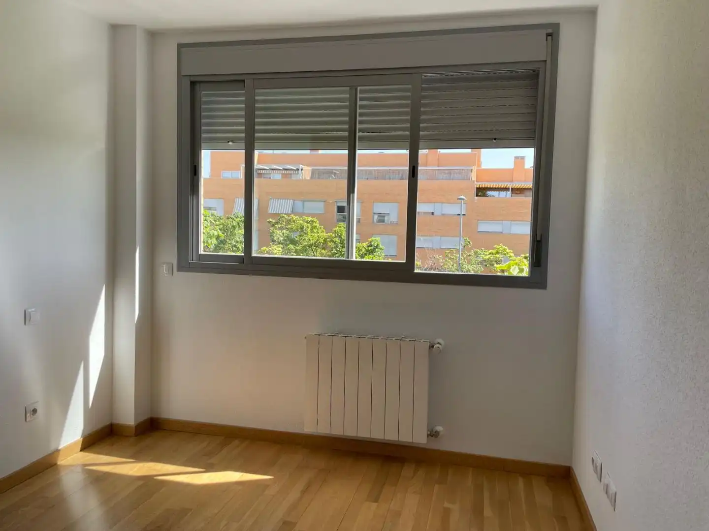 Habitación de Piso de alquiler en Villalbilla con Calefacción, Jardín privado y Parquet