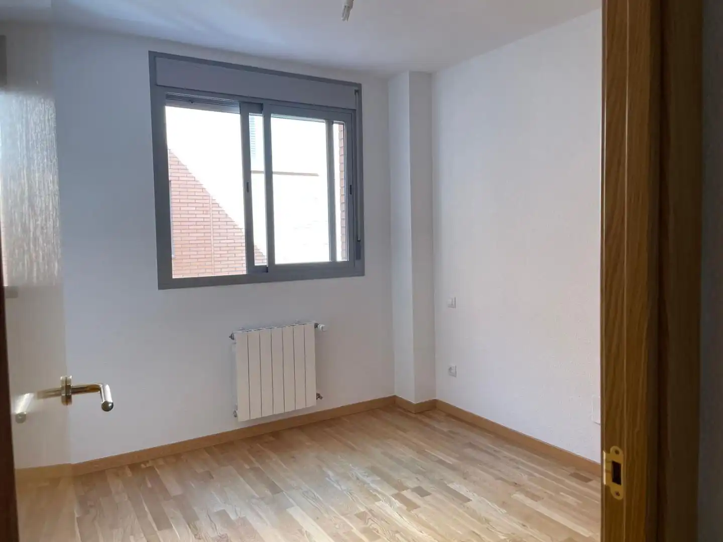 Habitación de Piso de alquiler en Villalbilla con Calefacción, Jardín privado y Parquet
