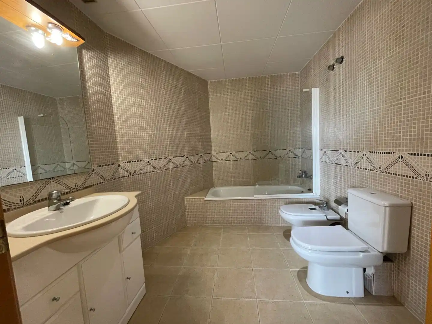 Baño de Piso en venta en Valencia con Aire acondicionado, Parking comunitario y Videoportero