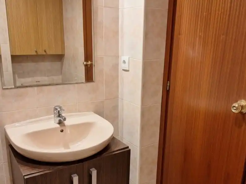 Piso en venta en Calle de Matías Maluenda, 3, La Jota Baño de Piso en venta en Zaragoza con Aire acondicionado, Calefacción y Jardín privado
