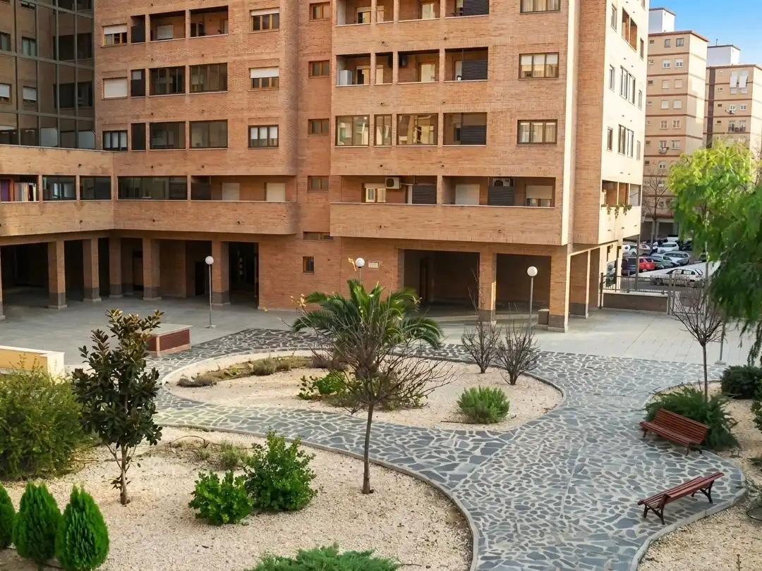 Piso en venta en Calle de Matías Maluenda, 3, La Jota Vista exterior de Piso en venta en Zaragoza con Aire acondicionado, Calefacción y Jardín privado