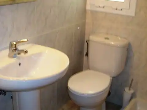 Houses for rent in Avinguda 331, 6, Montmar Bathroom of Houses for rent in Castelldefels with Air Conditioner, Heating and Private garden