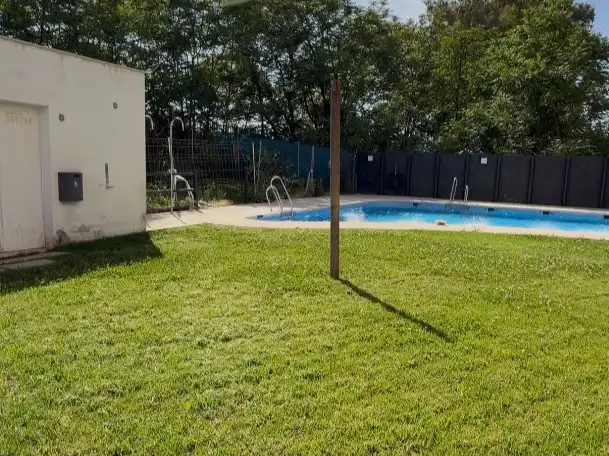 Flat for sale in Cañada Real Mestas, 2, Arroyo del Moro - Noreña Swimming pool of Flat for sale in Córdoba Capital with Air Conditioner, Terrace and Swimming Pool