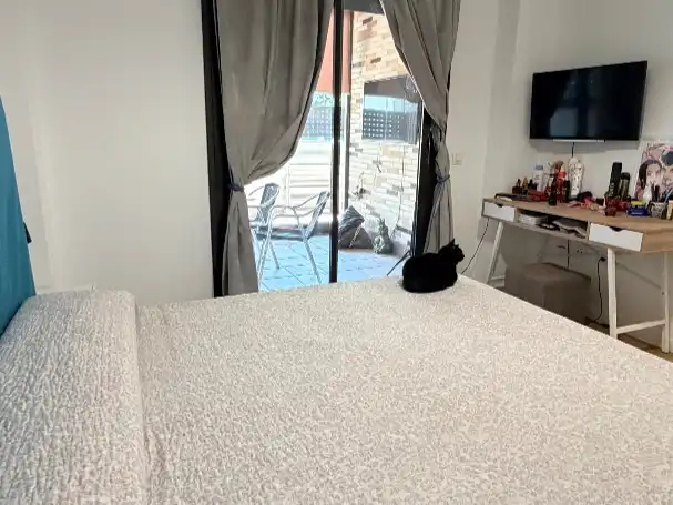 Piso en venta en Cañada Real Mestas, 2, Arroyo del Moro - Noreña Habitación de Piso en venta en Córdoba Capital con Aire acondicionado, Terraza y Piscina
