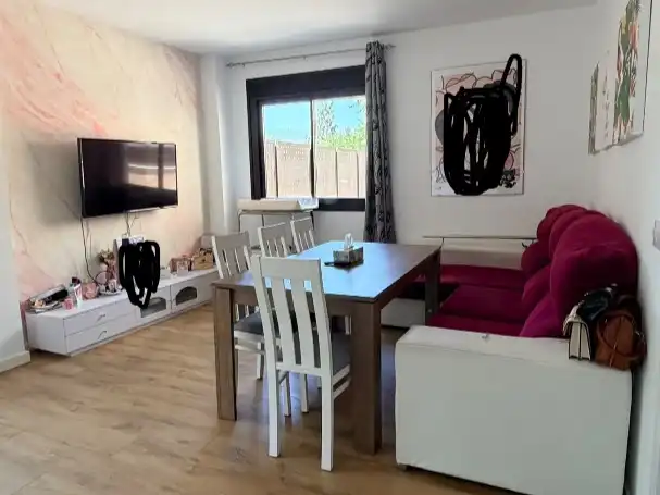 Piso en venta en Cañada Real Mestas, 2, Arroyo del Moro - Noreña Comedor de Piso en venta en Córdoba Capital con Aire acondicionado, Terraza y Piscina