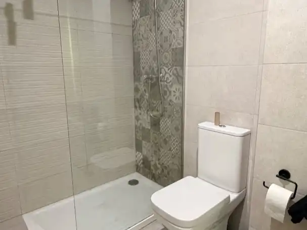 Piso en venta en Cañada Real Mestas, 2, Arroyo del Moro - Noreña Baño de Piso en venta en Córdoba Capital con Aire acondicionado, Terraza y Piscina