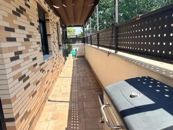 Piso en venta en Cañada Real Mestas, 2, Arroyo del Moro - Noreña Terraza de Piso en venta en Córdoba Capital con Aire acondicionado, Terraza y Piscina