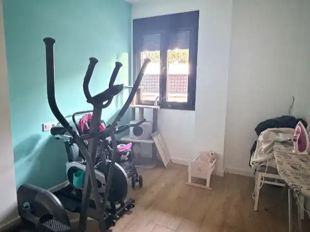 Piso en venta en Cañada Real Mestas, 2, Arroyo del Moro - Noreña Habitación de Piso en venta en Córdoba Capital con Aire acondicionado, Terraza y Piscina