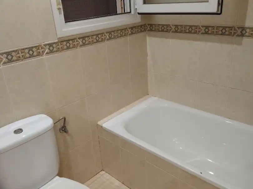 Flat for sale in Calle Bélgica, 10, Altos del Olivar - El Caracol Bathroom of Flat for sale in Valdemoro with Air Conditioner