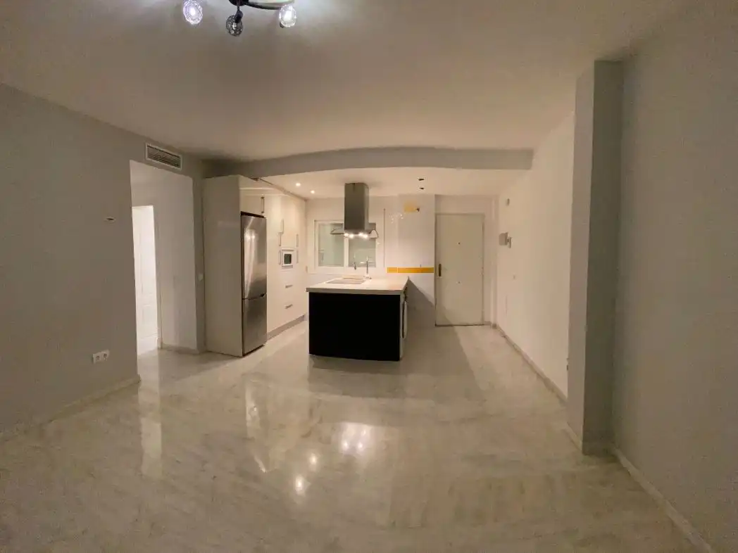 Wohnung zur Miete in San Luis, 93, San Gil Küche von Wohnung zur Miete in Sevilla Capital mit Klimaanlage