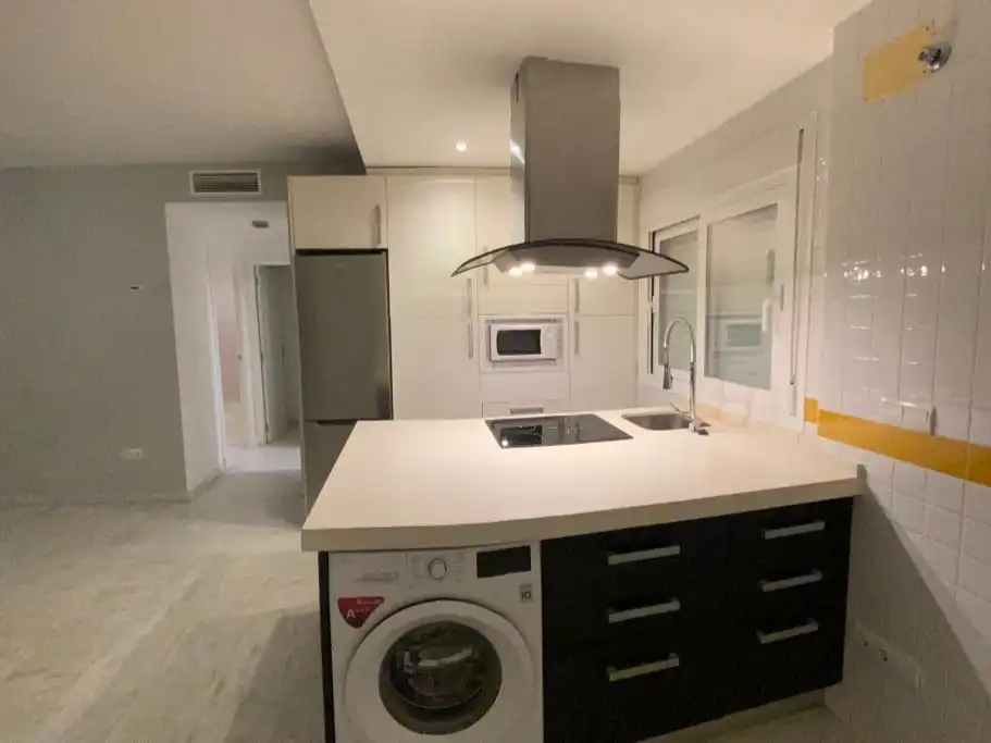 Wohnung zur Miete in San Luis, 93, San Gil Küche von Wohnung zur Miete in Sevilla Capital mit Klimaanlage