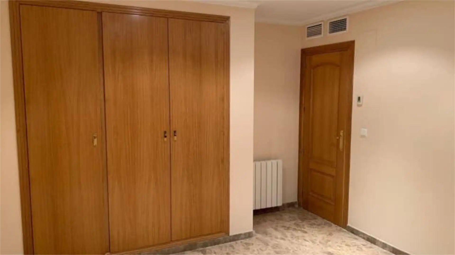 Piso de alquiler en Maestro Carrascosa - Banda de Música Habitación de Piso de alquiler en Villena con Calefacción, Terraza y Trastero