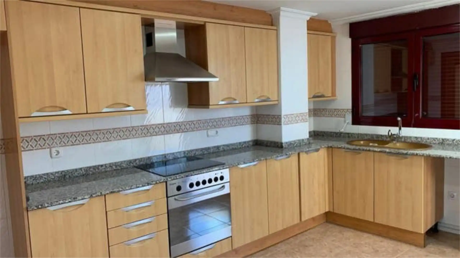 Piso de alquiler en Maestro Carrascosa - Banda de Música Cocina de Piso de alquiler en Villena con Calefacción, Terraza y Trastero