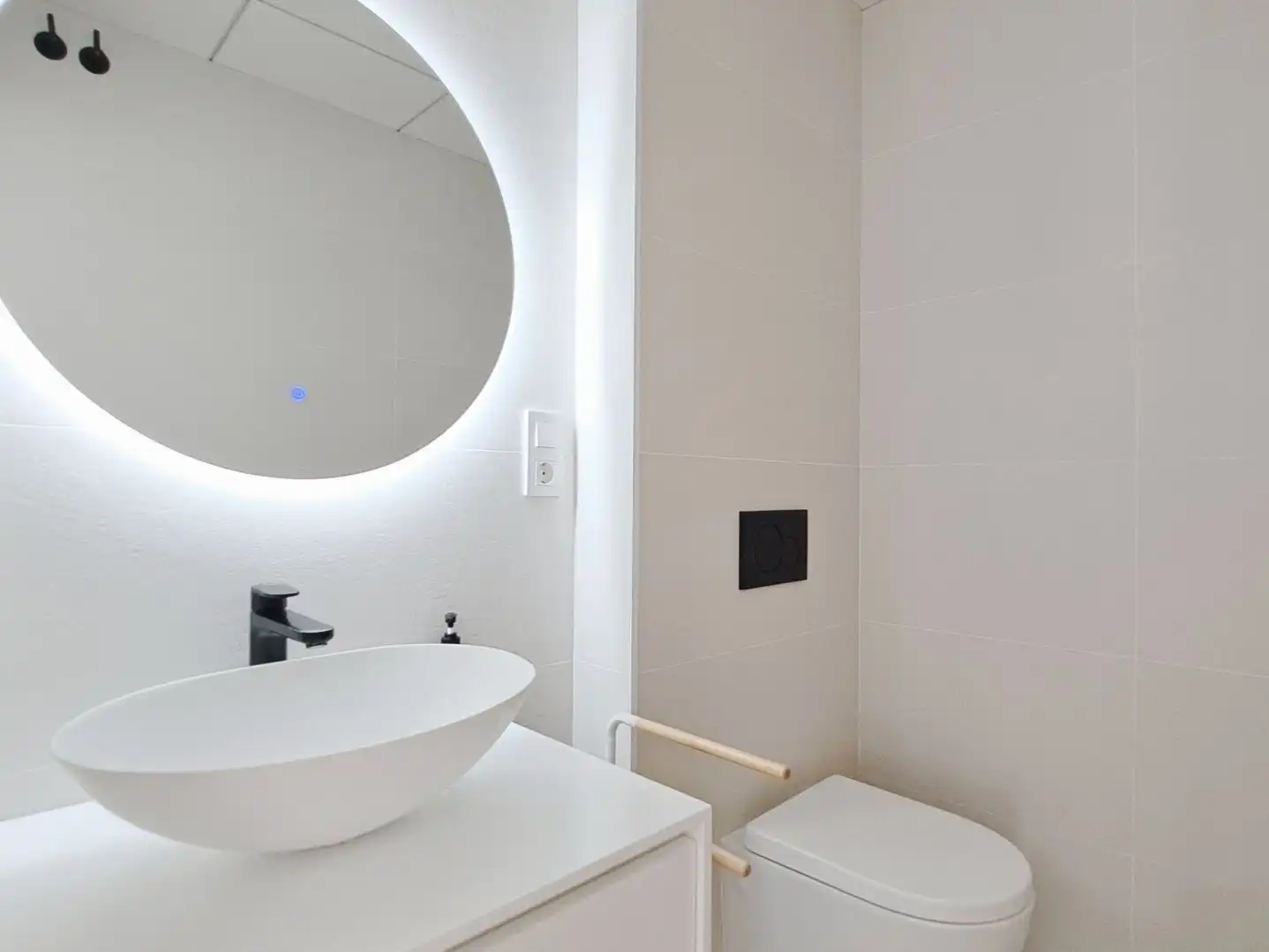 Badezimmer von Wohnung zum Verkauf in Villajoyosa / La Vila Joiosa mit Klimaanlage, Schwimmbad und Balkon