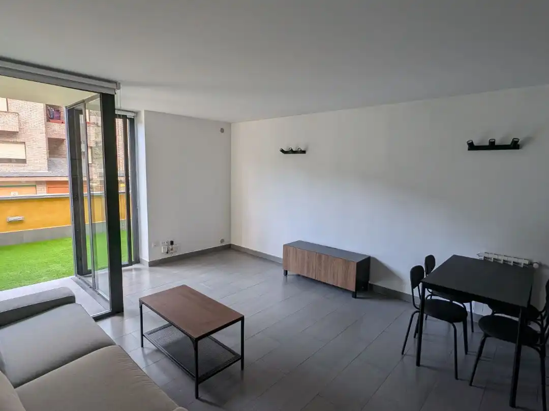 Piso de alquiler en Carretera de la Rabassa, 3, Sant Julià Sala de estar de Piso de alquiler en Sant Julià de Lòria con Calefacción, Jardín privado y Terraza