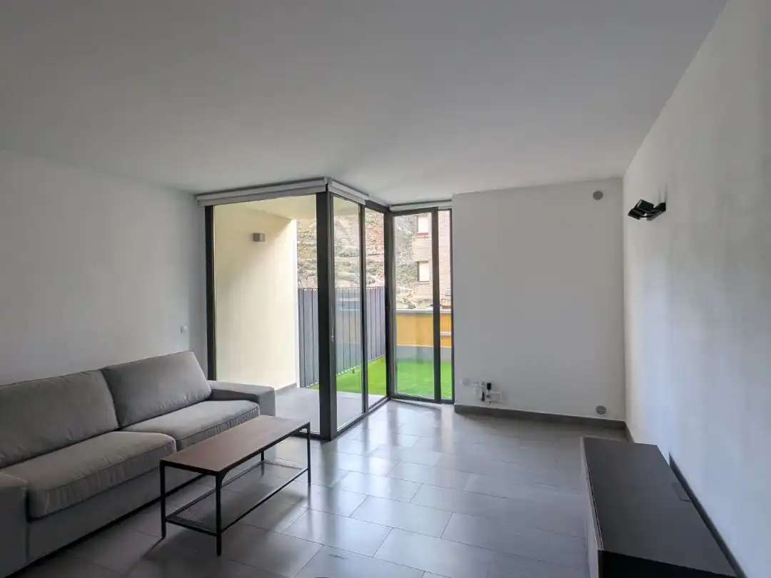 Piso de alquiler en Carretera de la Rabassa, 3, Sant Julià Sala de estar de Piso de alquiler en Sant Julià de Lòria con Calefacción, Jardín privado y Terraza