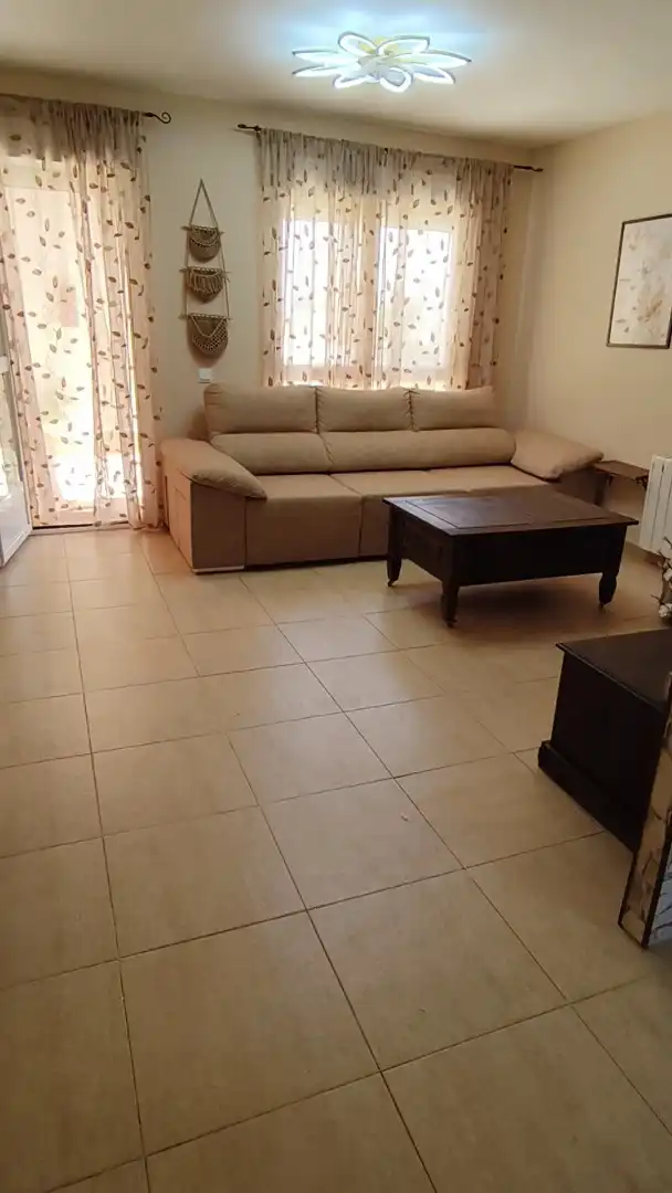 Casa o chalet en venta en Calle Palenque, 21, Calera y Chozas Sala de estar de Casa o chalet en venta en Calera y Chozas con Aire acondicionado, Calefacción y Jardín privado