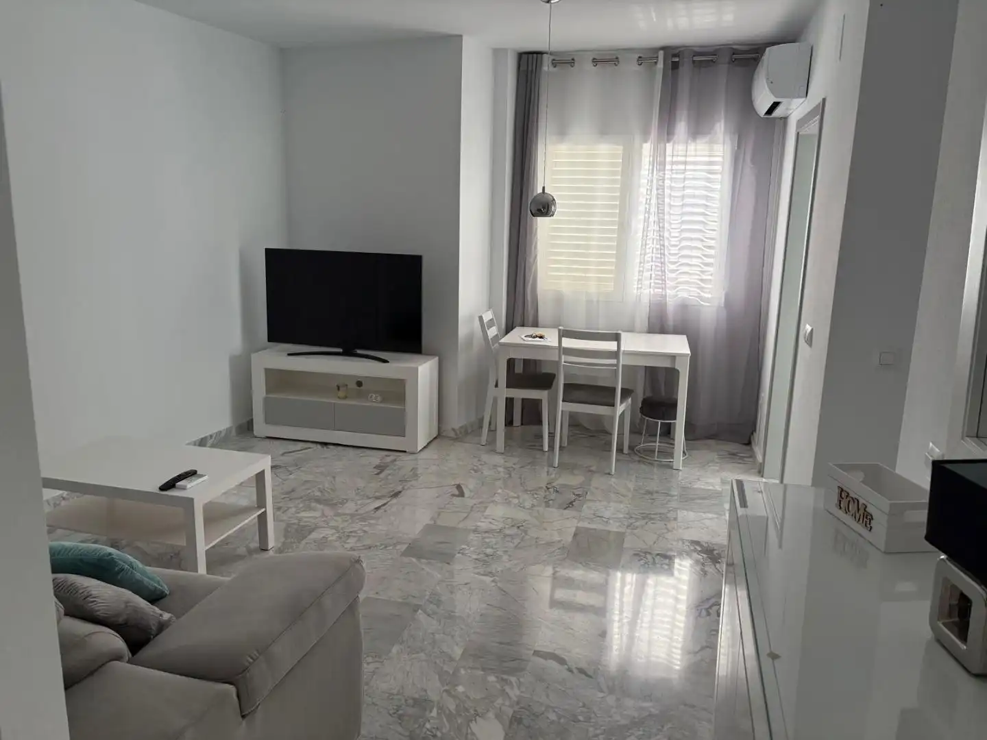 Sala d'estar de Apartament de lloguer en Villanueva de la Serena amb Aire condicionat