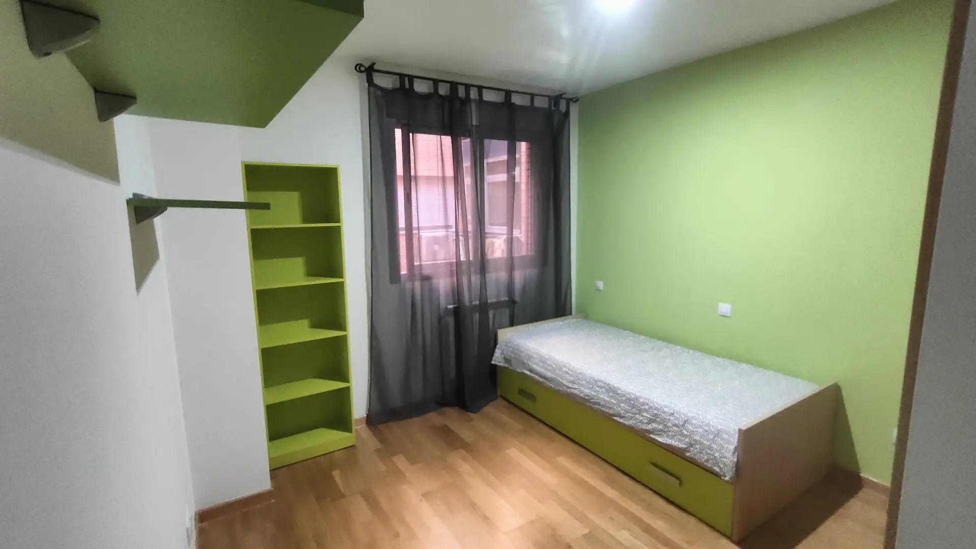 Habitación de Piso de alquiler en Villalbilla con Aire acondicionado, Calefacción y Parquet