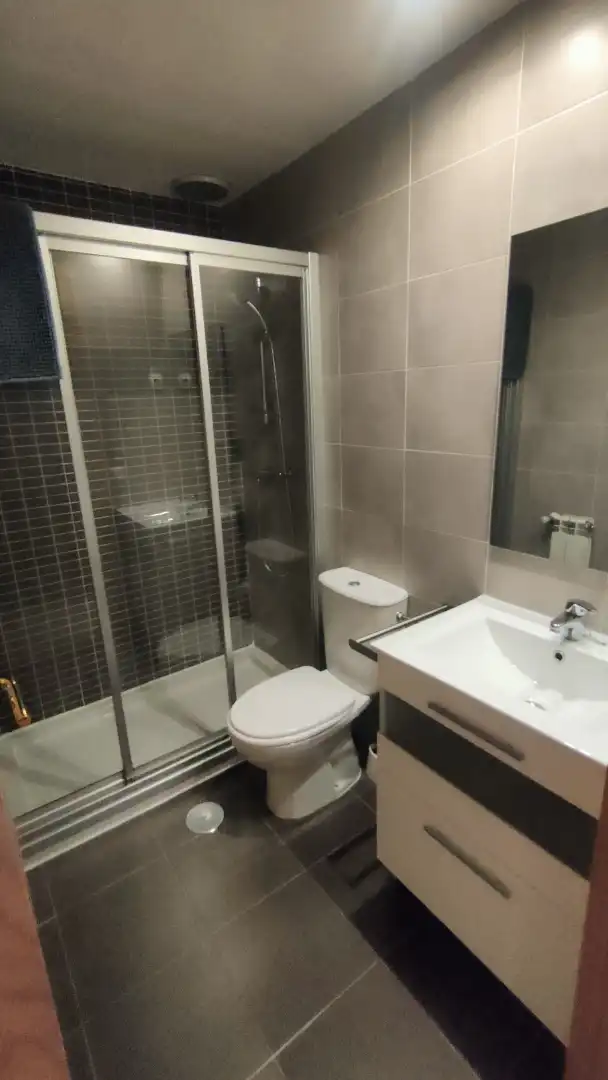 Baño de Piso de alquiler en Villalbilla con Aire acondicionado, Calefacción y Parquet
