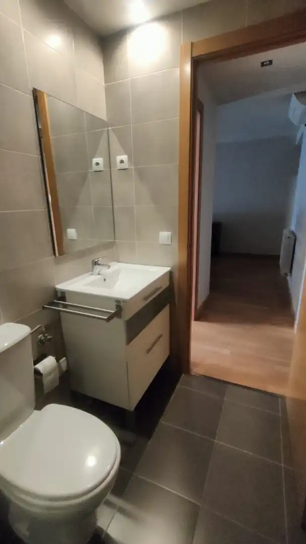 Baño de Piso de alquiler en Villalbilla con Aire acondicionado, Calefacción y Parquet