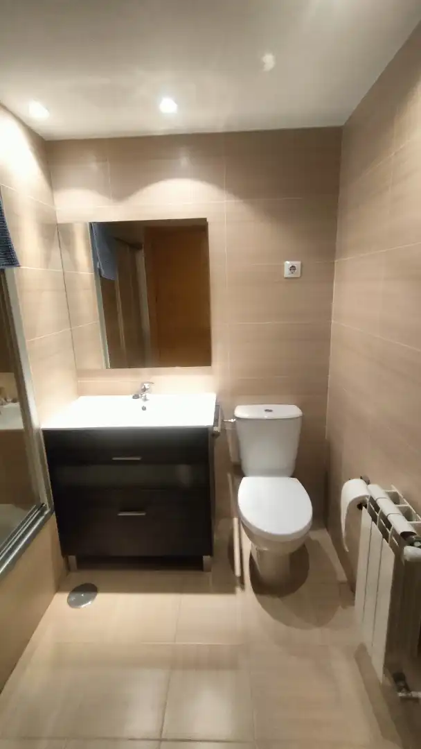 Baño de Piso de alquiler en Villalbilla con Aire acondicionado, Calefacción y Parquet