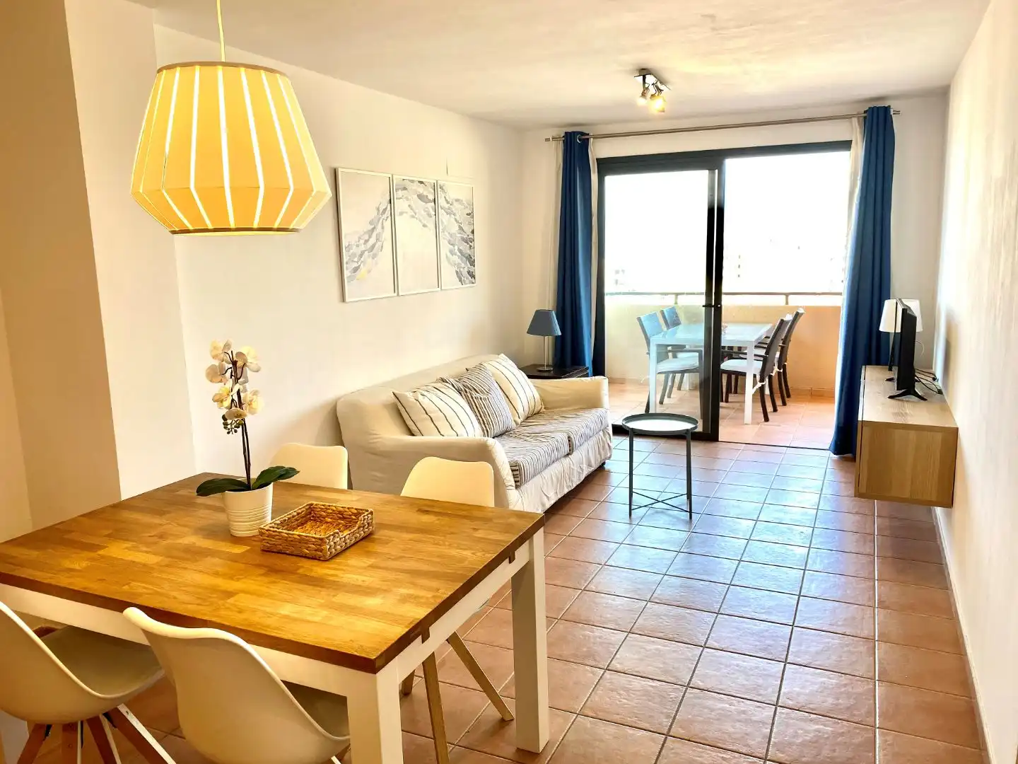 Dachboden zur Miete in Calle Adeje 300, 17, Callao Salvaje - Playa Paraíso Wohnzimmer von Dachboden zur Miete in Adeje mit Privatgarten, Terrasse und Schwimmbad