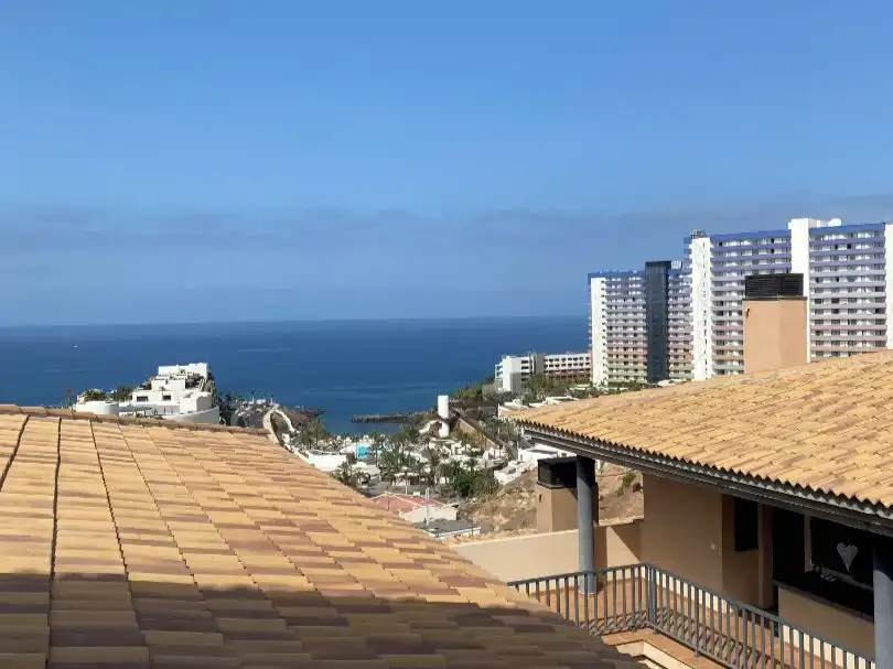 Dachboden zur Miete in Calle Adeje 300, 17, Callao Salvaje - Playa Paraíso Außenansicht von Dachboden zur Miete in Adeje mit Privatgarten, Terrasse und Schwimmbad