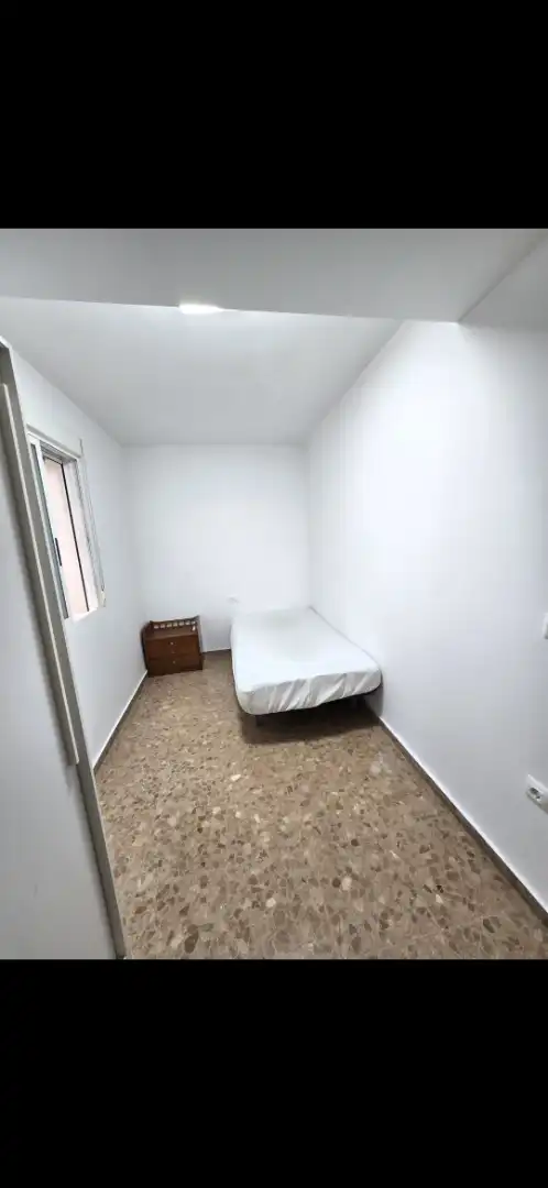 Room in Calle Luis Vives, 21, Requena