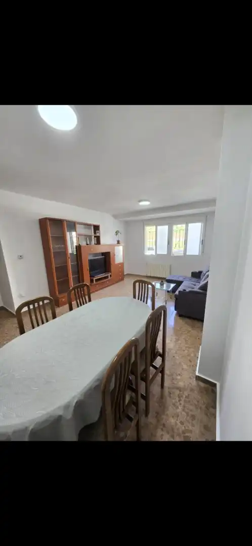 Room in Calle Luis Vives, 21, Requena