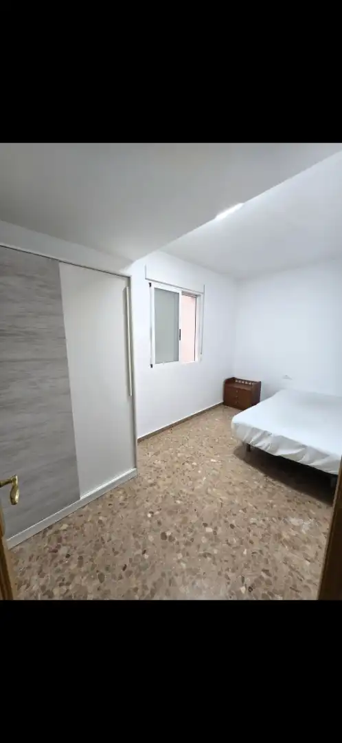 Room in Calle Luis Vives, 21, Requena