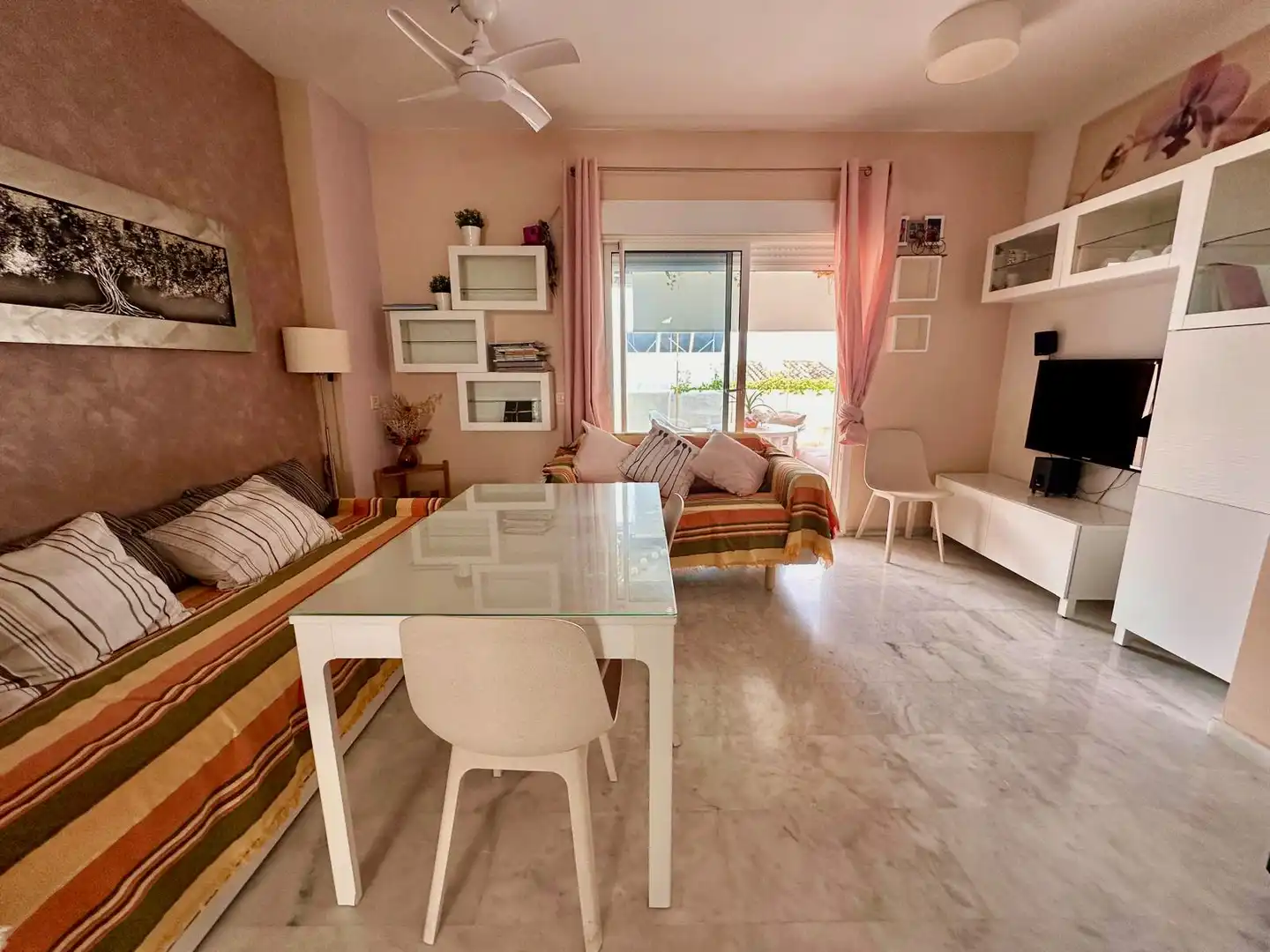 Dúplex en venda a Calle Villa Borghese, 425, Valle Romano Golf Sala d'estar de Dúplex en venda en Estepona amb Aire condicionat i Terrassa