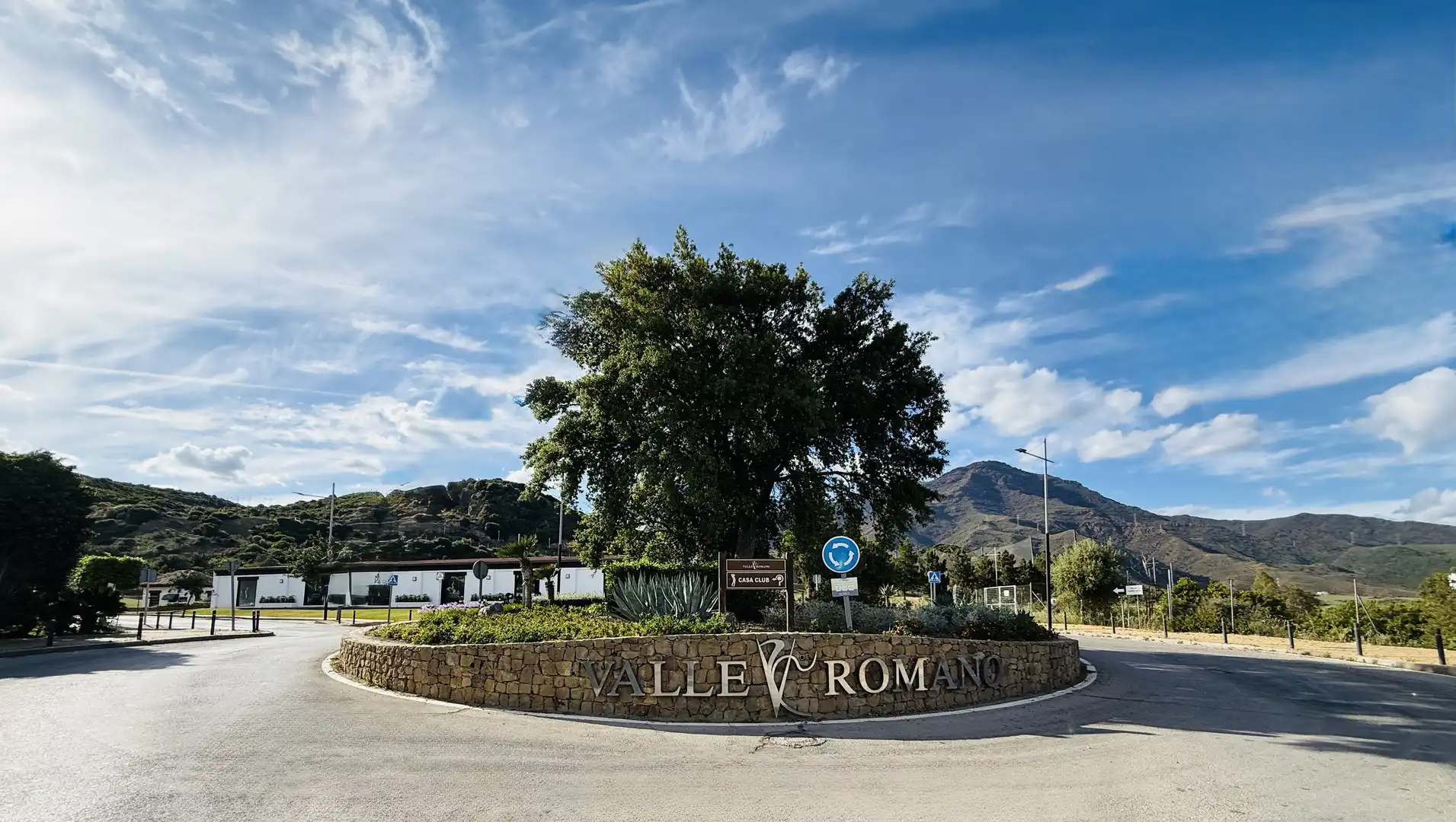 Dúplex en venda a Calle Villa Borghese, 425, Valle Romano Golf Vista exterior de Dúplex en venda en Estepona amb Aire condicionat i Terrassa