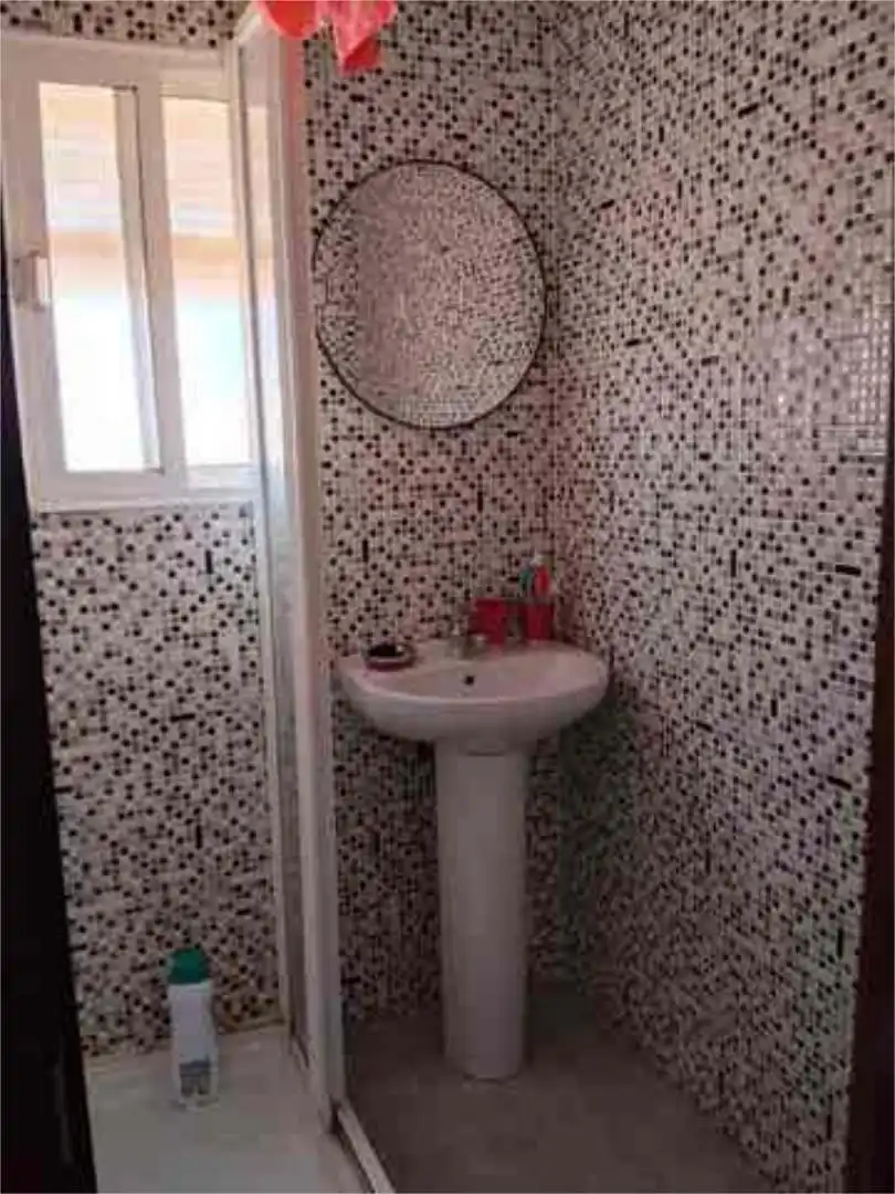 Piso en venta en Peñarroya-Pueblonuevo Baño de Piso en venta en Peñarroya-Pueblonuevo con Terraza, Trastero y Amueblado