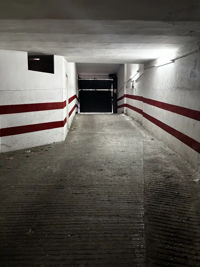 Garage zum Verkauf in Calle de Juan Antonio Maroto, 2, Palomeras Bajas Parkplatz von Garage zum Verkauf in Madrid