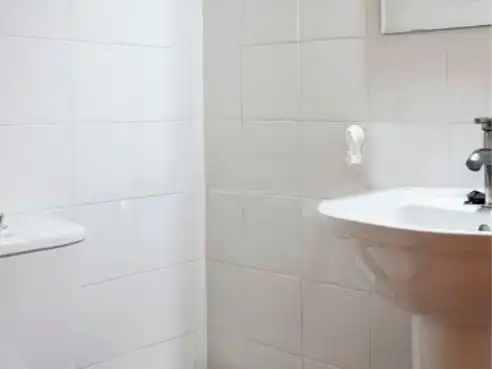 Flat for rent in Calle Ronda del Pelirón, 53, Chapín - Campus Universitario - Navinco Bathroom of Flat for rent in Jerez de la Frontera with Air Conditioner, Parquet flooring and Furnished