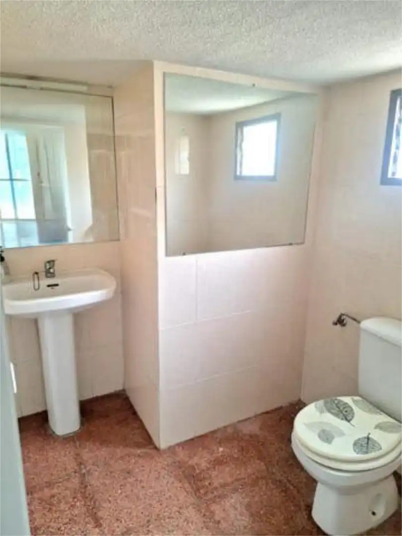 Badezimmer von Büro zur Miete in Murcia