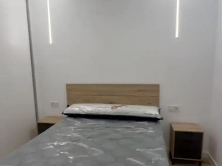 Habitación de Apartamento de alquiler en La Carlota con Aire acondicionado, Calefacción y Amueblado