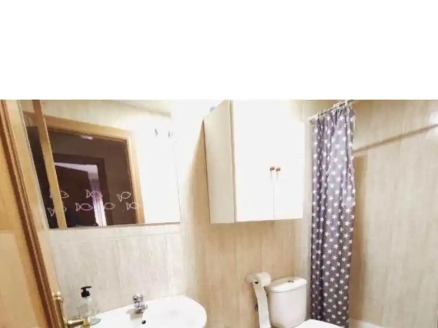 Habitación en Calle del Marqués, 14, Zona Centro - Ayuntamiento Baño de Piso para compartir en Pinto con Aire acondicionado, Calefacción y Amueblado