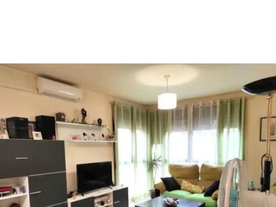 Habitación en Calle del Marqués, 14, Zona Centro - Ayuntamiento Sala de estar de Piso para compartir en Pinto con Aire acondicionado, Calefacción y Amueblado