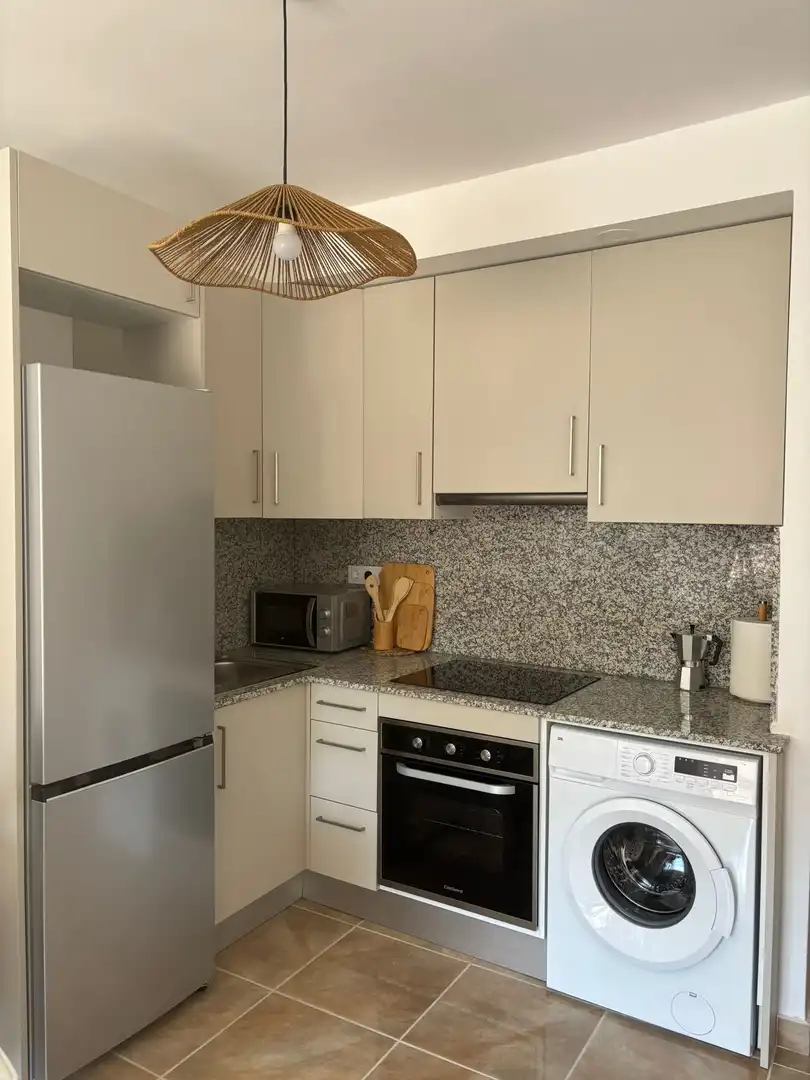Wohnung zur Miete in Carrer de la Victoria, 127, Norte Küche von Wohnung zur Miete in Santa Pola mit Möbliert und Balkon