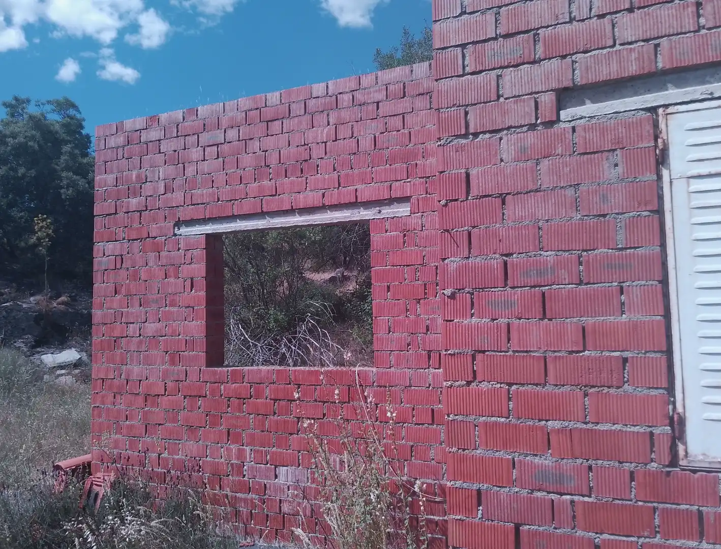 Vista exterior de Planta baixa en venda en Burgohondo amb Jardí privat