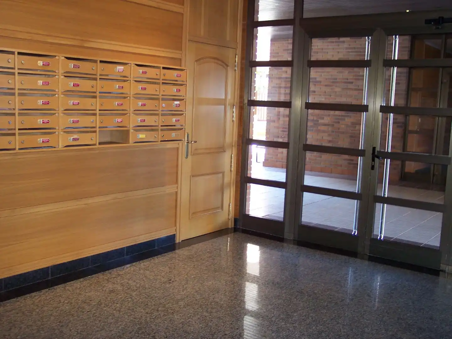 Flat for rent in Avenida de Juan Pablo II, 76, Romareda Flat for rent in Zaragoza with Air Conditioner, Heating and Private garden