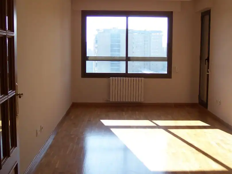 Flat for rent in Avenida de Juan Pablo II, 76, Romareda Bedroom of Flat for rent in Zaragoza with Air Conditioner, Heating and Private garden