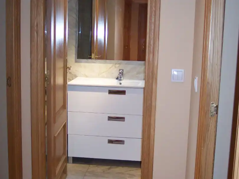 Flat for rent in Avenida de Juan Pablo II, 76, Romareda Bathroom of Flat for rent in Zaragoza with Air Conditioner, Heating and Private garden