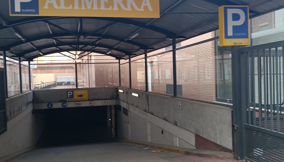 Garatge de lloguer a Calle Bata, 2, Delicias, Valladolid Capital - imatge 1 Foto 1 de Garatge de lloguer a Calle Bata, 2, Delicias, Valladolid Capital
