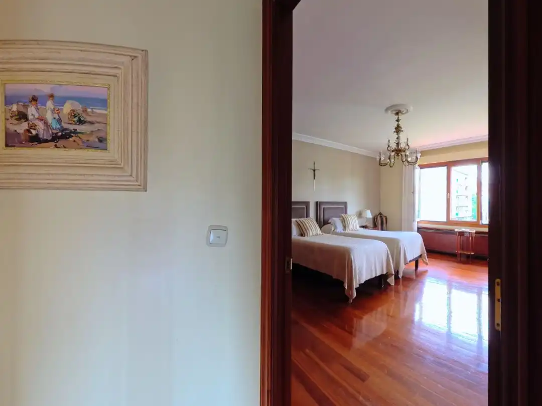 Habitación de Casa o chalet en venta en Leioa con Calefacción, Jardín privado y Parquet